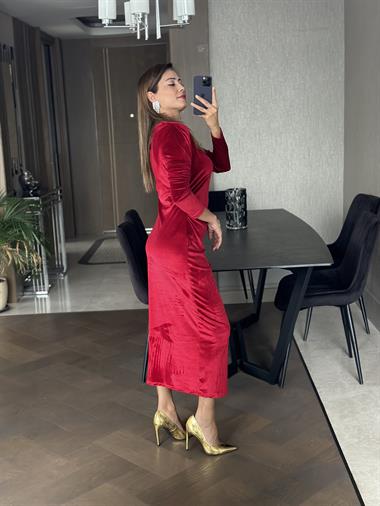 Kırmızı Asimetrik Yaka Yanları Büzgülü Kadife Kadın Elbise 