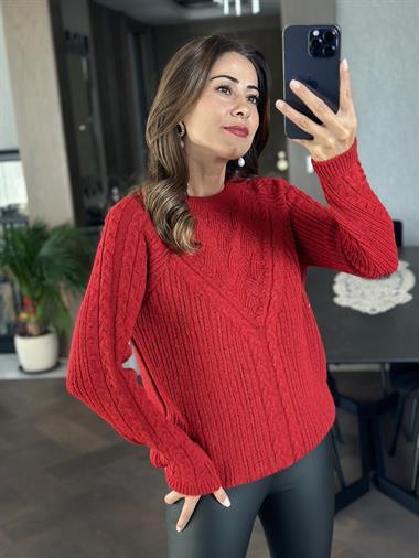 Kırmızı Bisiklet Yaka Küçük Ponpon Detaylı Kadın Triko Kazak