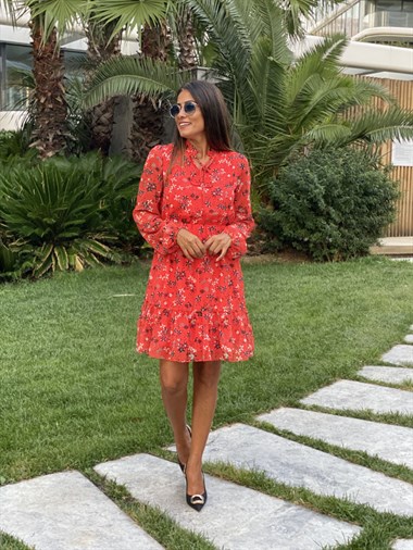 Kırmızı Çiçek Desen Hakim Yaka Etek Ucu Volanlı Şifon Kadın Elbise Volanlı