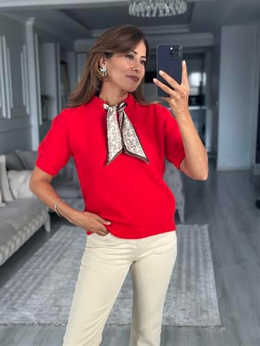 Kırmızı Fularlı Bisiklet Yaka Kısa Kol Kadın Triko Kazak