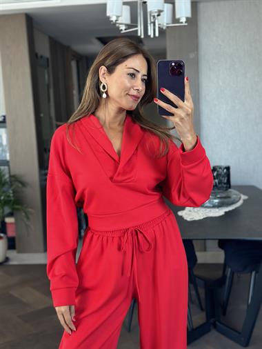 Kırmızı Kapüşonlu Sweat Düz Paça Pantolon Kadın İkili Takım