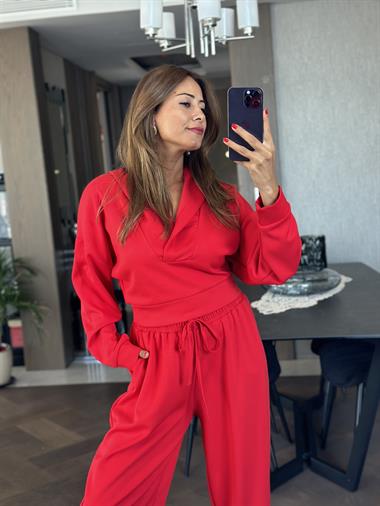 Kırmızı Kapüşonlu Sweat Düz Paça Pantolon Kadın İkili Takım