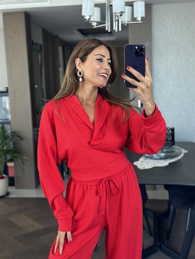 Kırmızı Kapüşonlu Sweat Düz Paça Pantolon Kadın İkili Takım