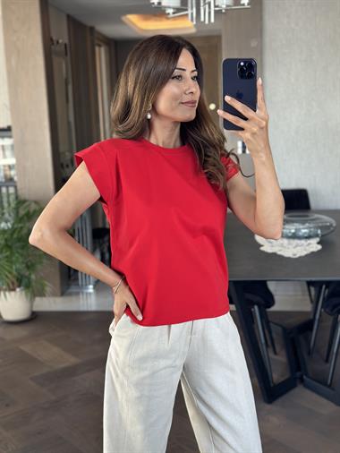 Kırmızı Omzu Dikişli Vatka Görünümlü Kadın T-Shirt