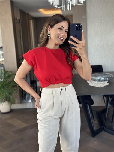 Kırmızı Omzu Dikişli Vatka Görünümlü Kadın T-Shirt