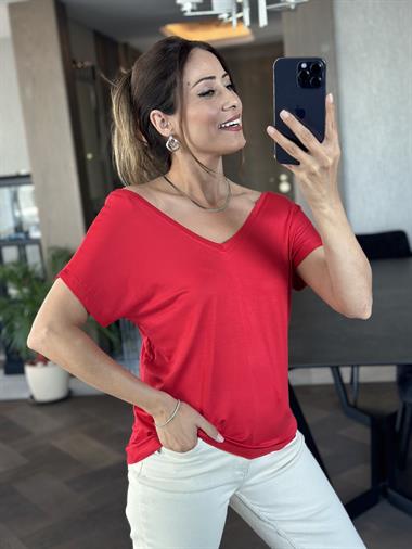 Kırmızı Ön Arka V Yaka Kısa Yarasa Kol Kadın T-Shirt