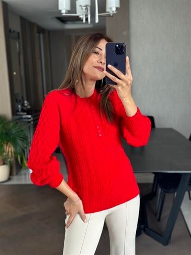 Kırmızı On Düğmeli Saç Örgü Kadın Triko Kazak
