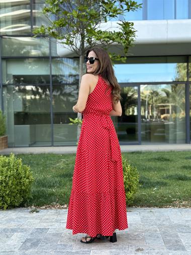 Kırmızı Puantiyeli Yüzücü Yaka Maksi Boy Yırtmaçlı Kadın Elbise