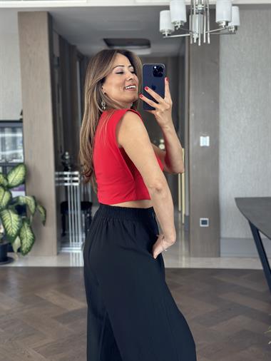 Kırmızı Vatka Görünümlü Sıfır Kol Kadın Crop Body