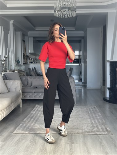 Kırmızı Yanları Büzgülü Yarasa Kol Kadın T-Shirt