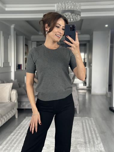 Koyu Füme Bisiklet Yaka Kısa Kol Basic Kadın Triko Bluz
