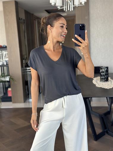 Antrasit V Yaka Kısa Yarasa Kol Basic Kadın T-Shirt