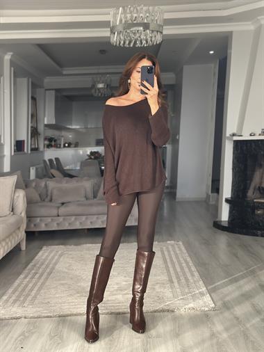 Koyu Kahve Kayık Yaka Basic Kadın Triko Kazak