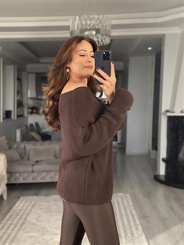 Koyu Kahve Kayık Yaka Basic Kadın Triko Kazak