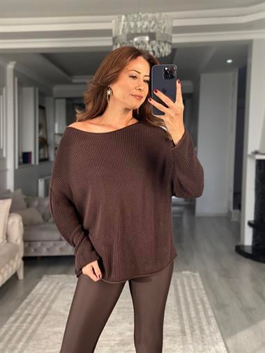 Koyu Kahve Kayık Yaka Basic Kadın Triko Kazak
