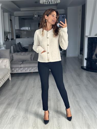 Krem Bisiklet Yaka Düğmeli Pullu Kadın Triko Hırka