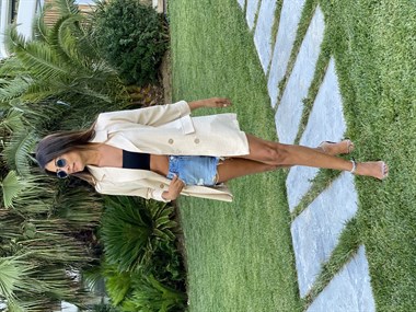 Krem Vatkalı Dört Düğmeli Keten Aerobin Kadın Ceket