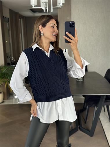 Lacivert Beyaz Gömlekli Triko Kadın Süveter