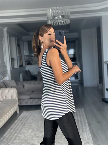 Beyaz Lacivert Çizgili Askılı Eteği Oval Oversize Kadın Bluz