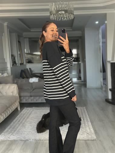 Lacivert Çizgili Bisiklet Yaka Rahat Kalıp Kadın Triko Kazak