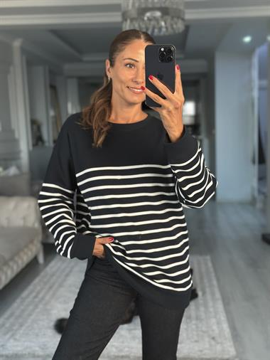 Lacivert Çizgili Bisiklet Yaka Rahat Kalıp Kadın Triko Kazak