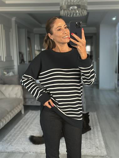 Lacivert Çizgili Bisiklet Yaka Rahat Kalıp Kadın Triko Kazak