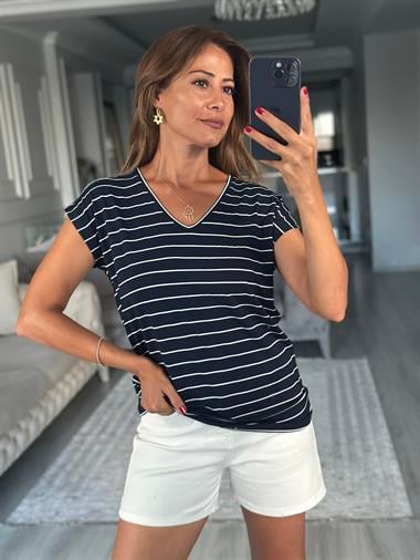 Lacivert Çizgili Ön Arka V Yaka Kısa Yarasa Kol Kadın T-Shirt