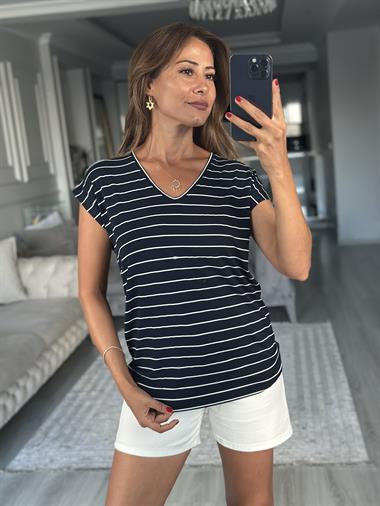 Lacivert Çizgili Ön Arka V Yaka Kısa Yarasa Kol Kadın T-Shirt