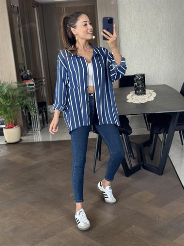 Lacivert Çizgili Tek Cepli Salaş  Kadın Gömlek