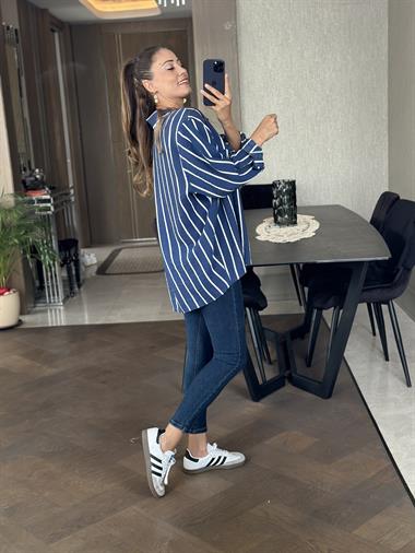 Lacivert Çizgili Tek Cepli Salaş  Kadın Gömlek