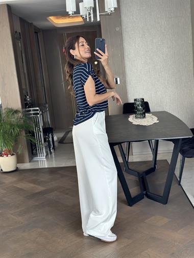 Lacivert Çizgili V Yaka Kısa Yarasa Kol Basic Kadın T-Shirt