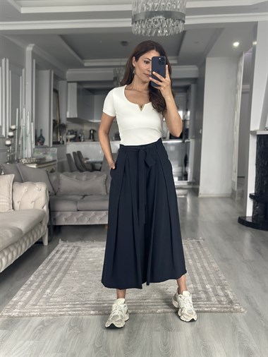 Lacivert Etek Görünümlü Pileli Kuşaklı Kadın Pantolon