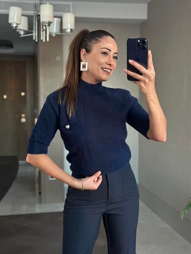 Lacivert Kalp Detay Yarım Balıkçı Kısa Kol Kadın Bluz