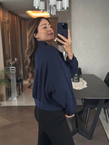 Lacivert Kolları Çıtçıt Detay Fermuarlı Cepli Kadın Sweatshirt