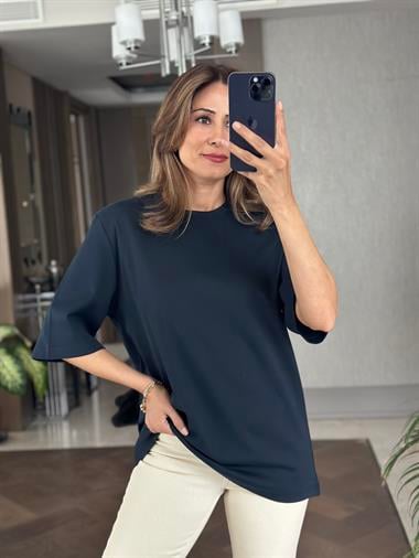 Lacivert Vatkalı Oversize Mass Model Bisiklet Yaka Kısa Kol Kadın T-Shirt