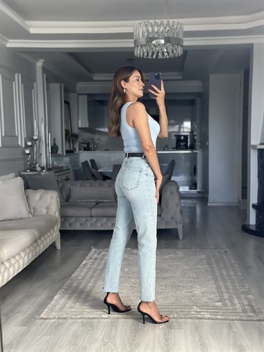 Light Blue Kemerli Straight Cut Kadın Jean Pantolon