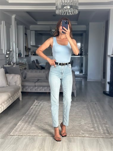 Light Blue Kemerli Straight Cut Kadın Jean Pantolon