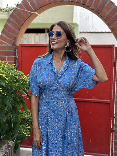 Mavi Çiçek Desenli Arka Bel Lastikli Viskon Kadın Elbise