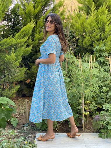 Mavi Çiçek Önü Düğmeli Kuşaklı  Kadın Elbise