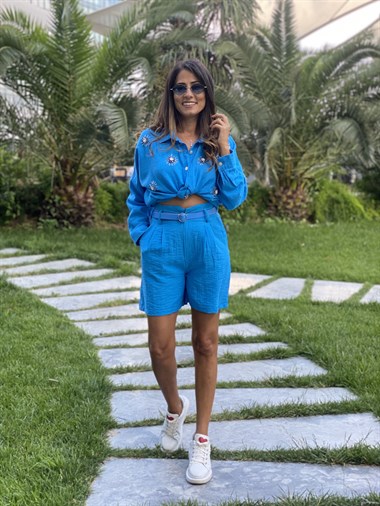 Mavi Çift Pilili Kemerli Keten Kadın Şort