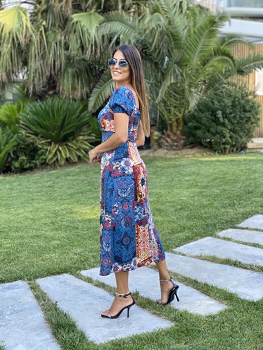 Mavi Desenli Önü Büzgülü Midiboy Kadın Elbise