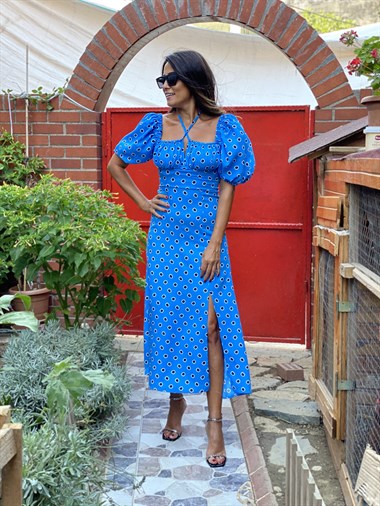 Mavi Desenli Yakası İp Bağlamalı Yırtmaçlı Viskon Kadın Elbise