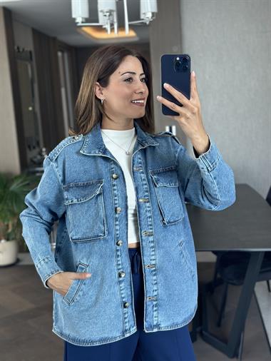 Mavi Düğmeli Oversize Dört Cepli Kadın Kot Ceket