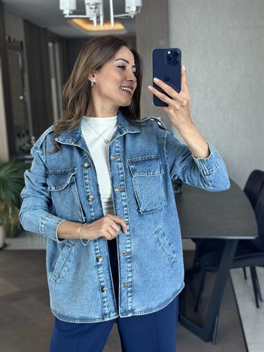 Mavi Düğmeli Oversize Dört Cepli Kadın Kot Ceket