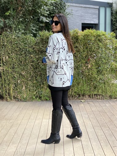 Mavi Kedi Desenli Düğmeli Kadın Hırka