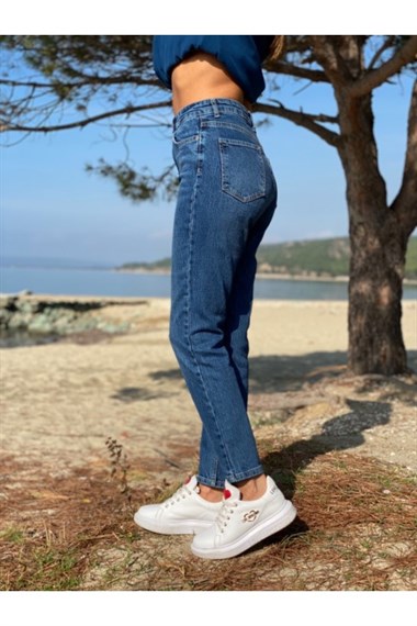 Mavi Kırıklı Kumaş Mom Jean