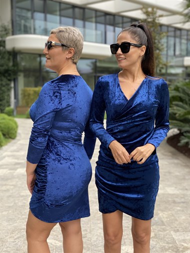 Mavi Kruvaze Yaka Uzun Kol Kadife Kadın Elbise