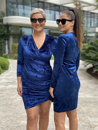 Mavi Kruvaze Yaka Uzun Kol Kadife Kadın Elbise