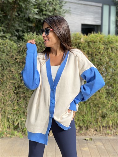 Mavi Şerit Detaylı Düğmeli Kadın Hırka