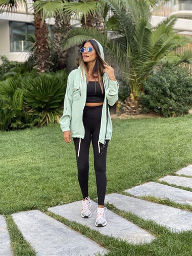 Mint Yeşili Kapüşonlu Fermuarlı Aerobin Kadın Trençkot